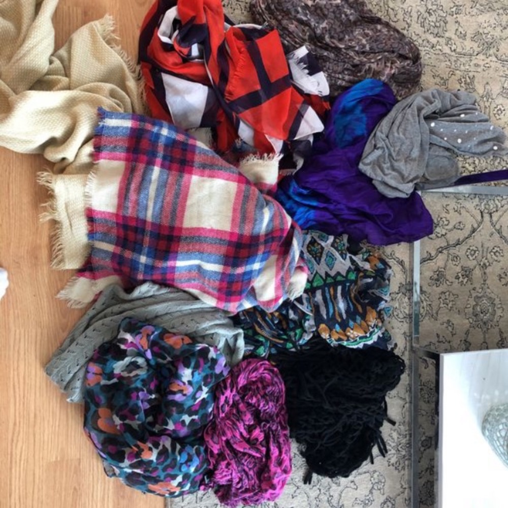 Variety of Scarfs (must by all at once)
